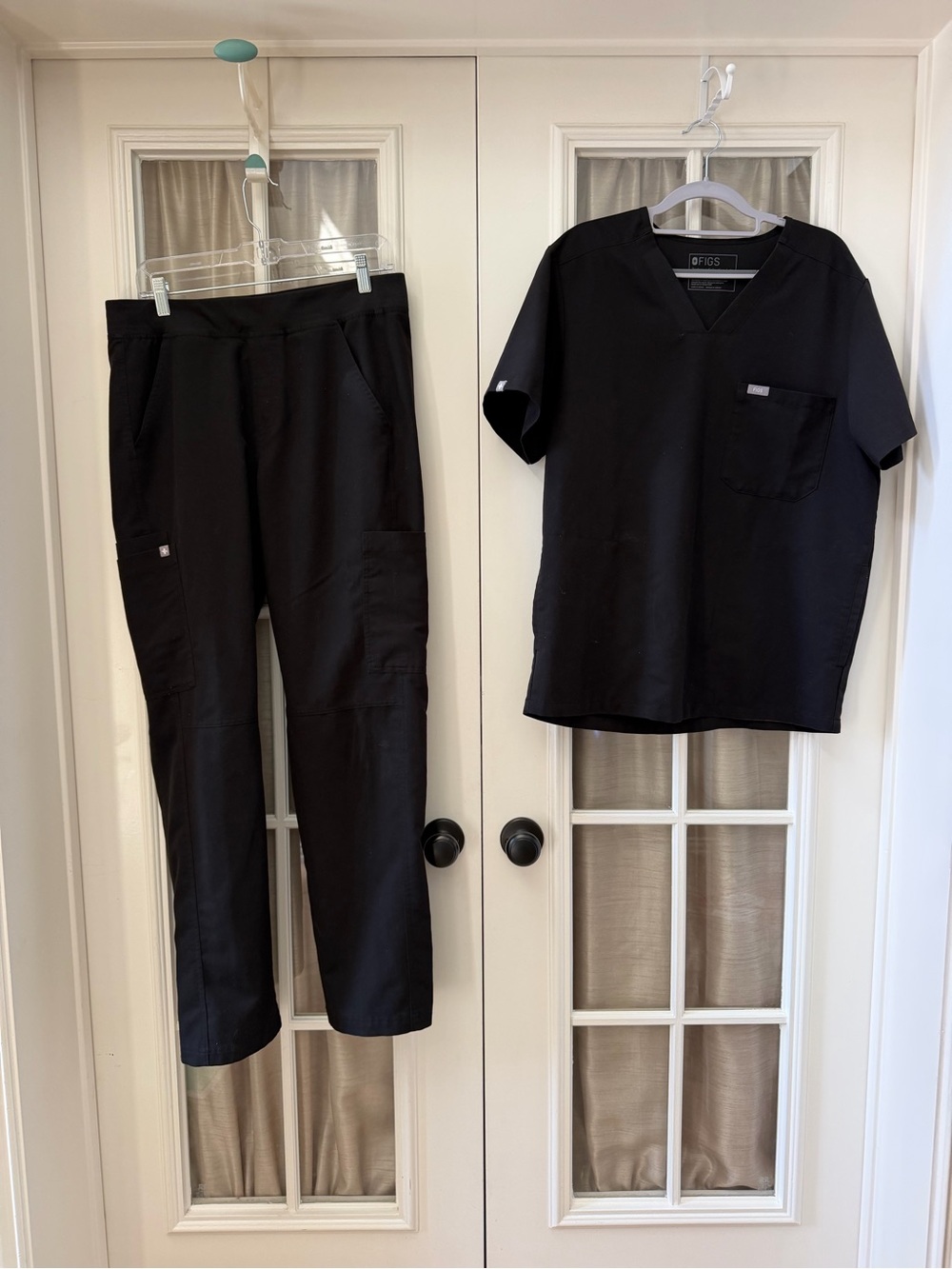 MEDIUM Black Men’s Figs Scrub Set Chisec Top & Axim Pants EUC